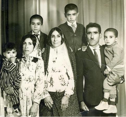 عکسی قدیمی از یک خانواده سلطان آبادی