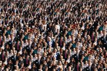 زير پوست مردم سالاري