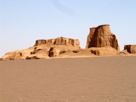 نمایی از رباط قدیم بوژگان